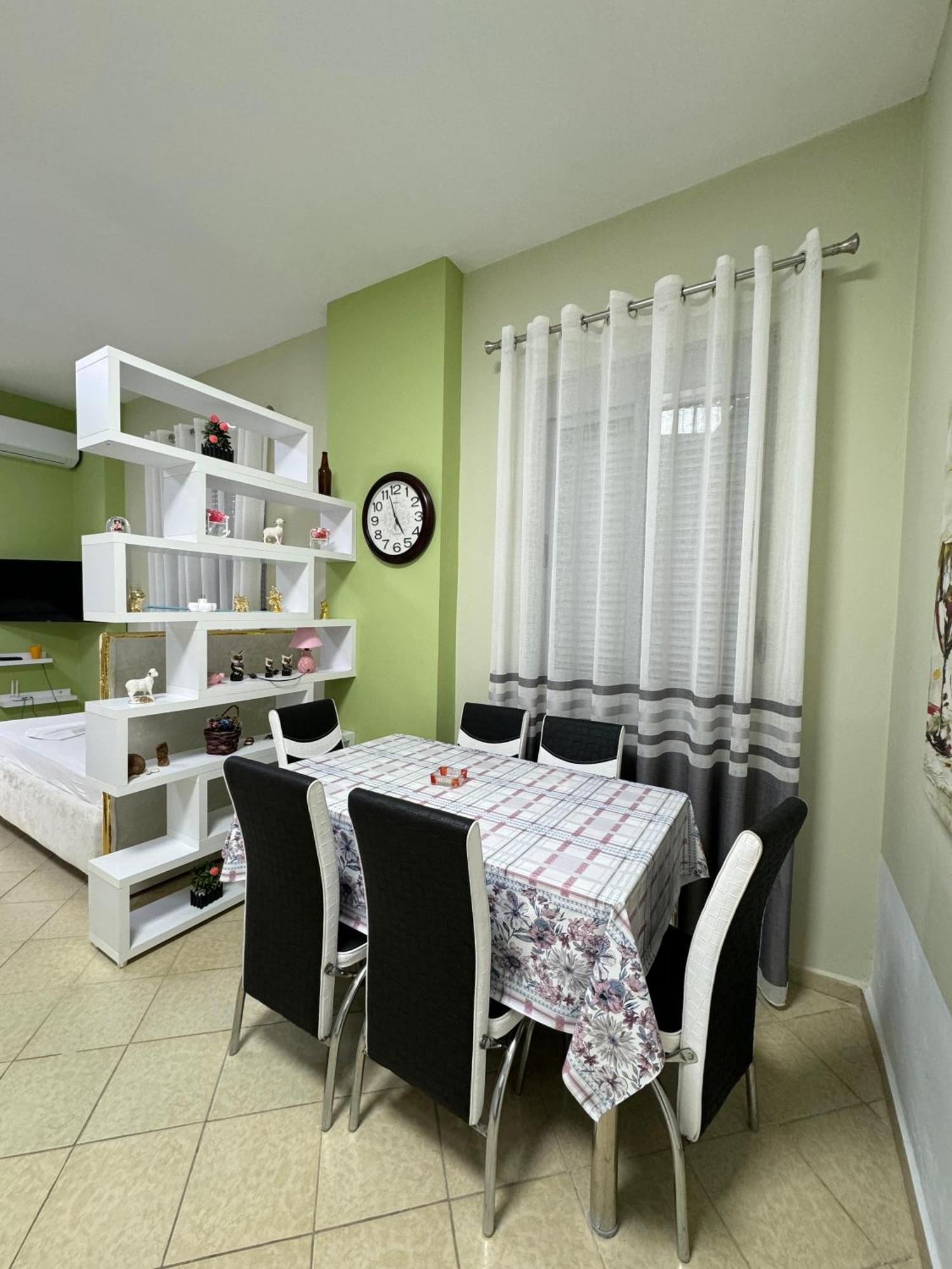 Solei Apartments Саранда Екстер'єр фото